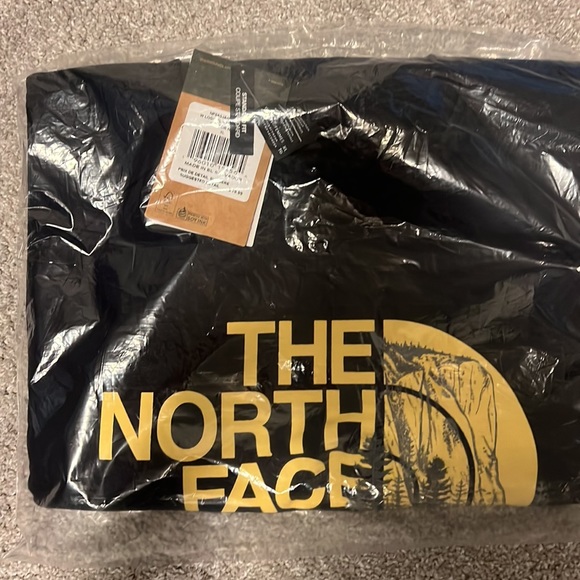 The North Face Fleece Women’s Sweatshirt size XL NWT - Picture 5 of 5